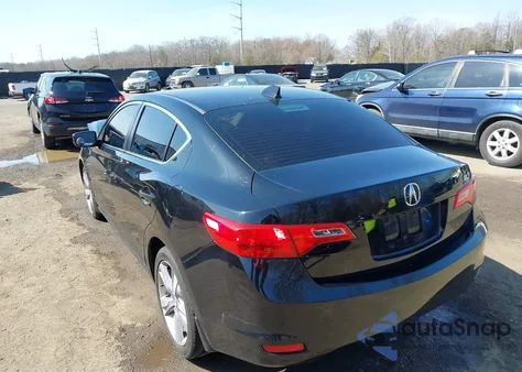 2013 Acura Ilx 2.0L z USA, uszkodzony, nr VIN 19VDE1F74DE005494